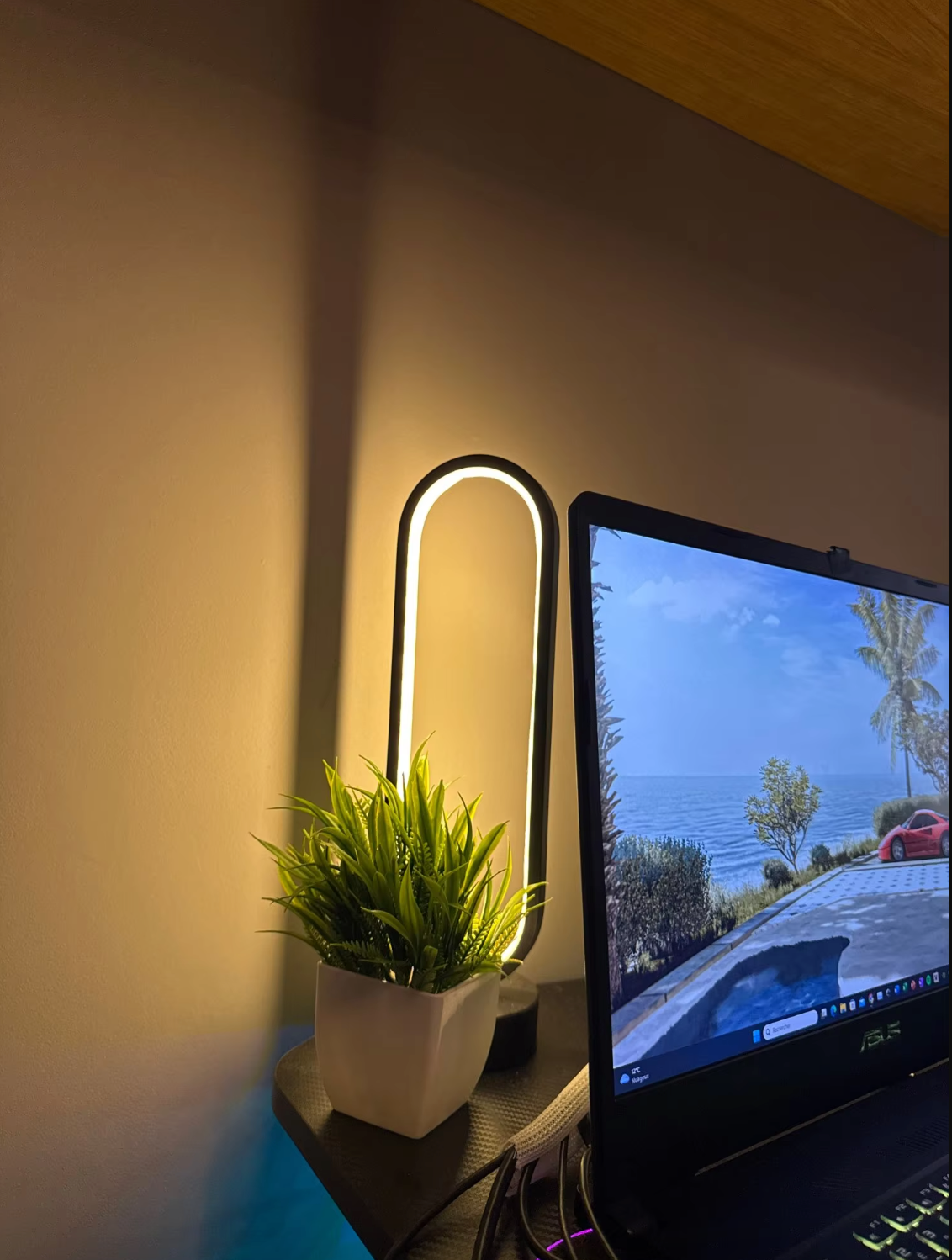 HaloFrame LED Lamp - RileyOutlet.com